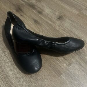 Nine West Black Leather Round-Toe heel size 7